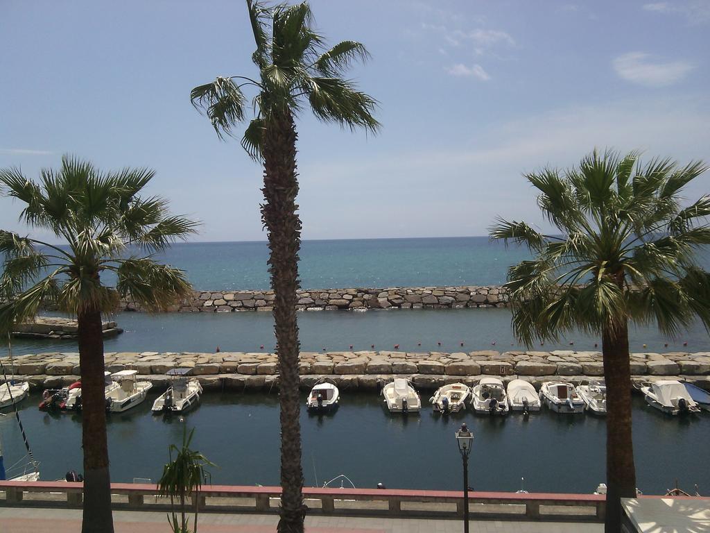 Ferienwohnung Ca De Matage Riva Ligure Exterior foto