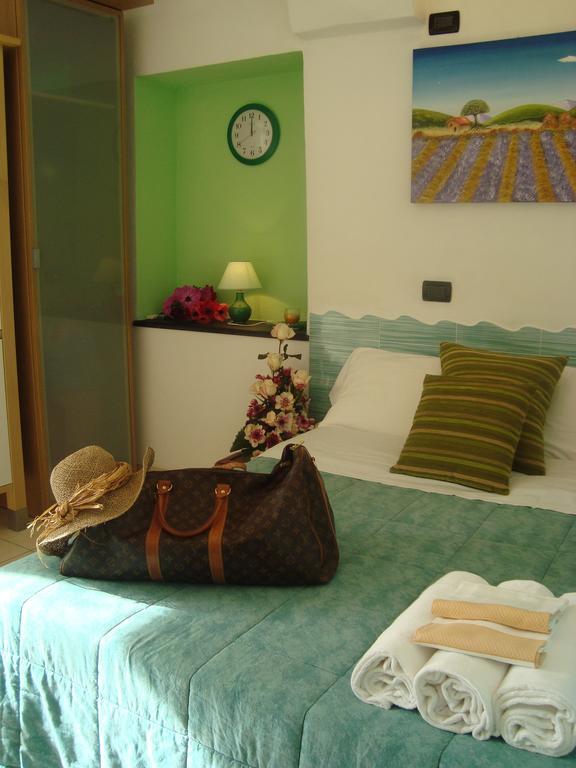 Ferienwohnung Ca De Matage Riva Ligure Zimmer foto