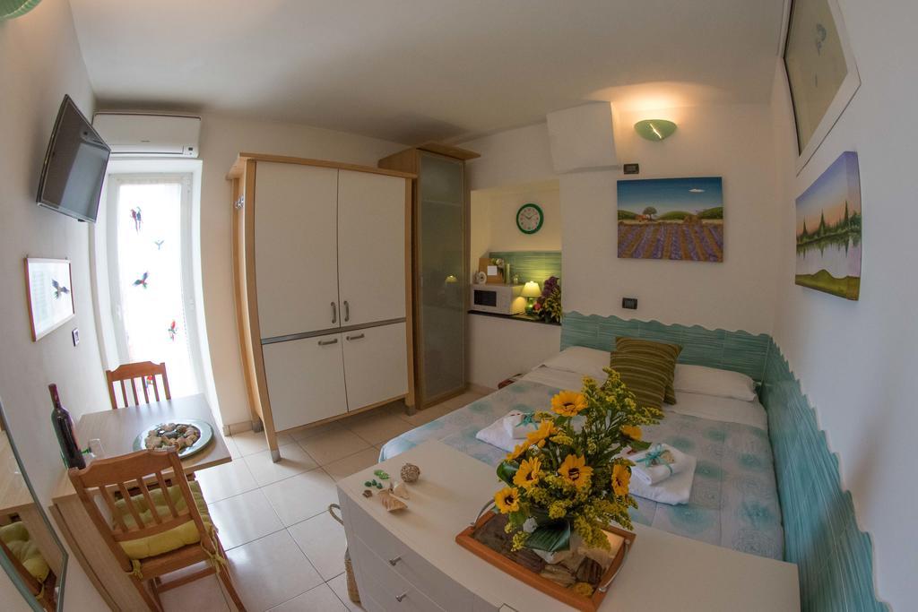Ferienwohnung Ca De Matage Riva Ligure Exterior foto
